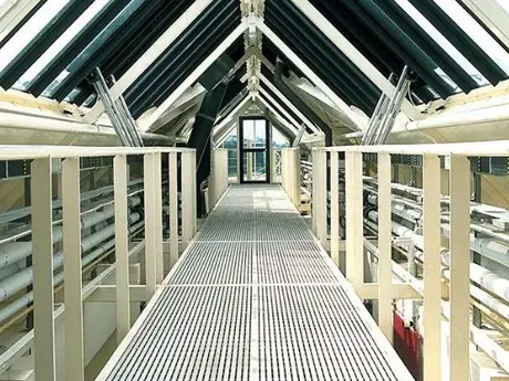 Passerelle d'entretien 2 de l'usine chimique