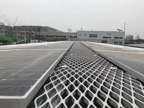 Passerelle de maintenance photovoltaïque en toiture