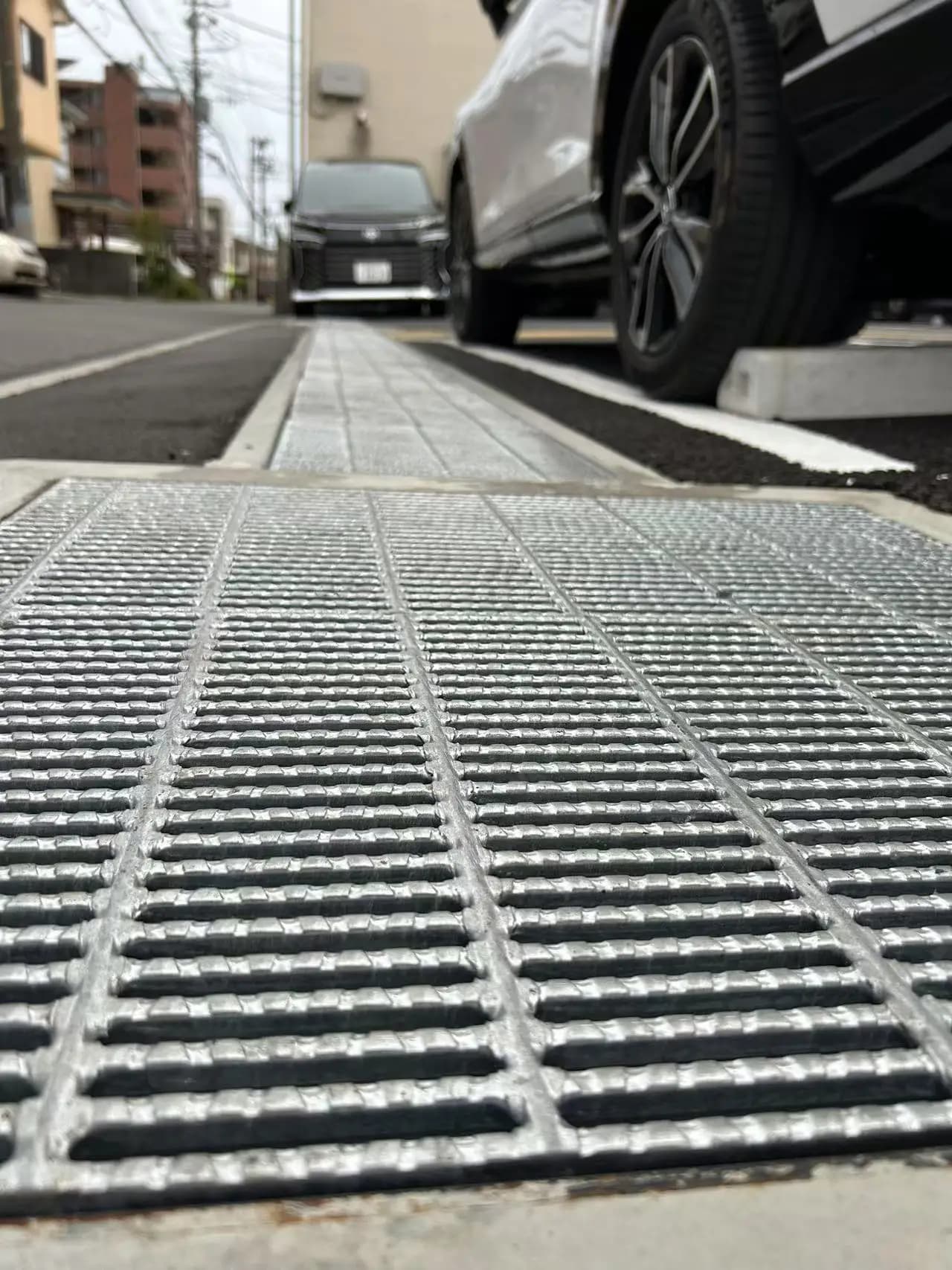 Analyse comparative entre la grille en acier spéciale pour parkings et la plaque d'acier ordinaire : choisissez la meilleure solution ! Analyse comparative entre la grille en acier spéciale pour parkings et la plaque d'acier ordinaire : choisissez la meilleure solution !
