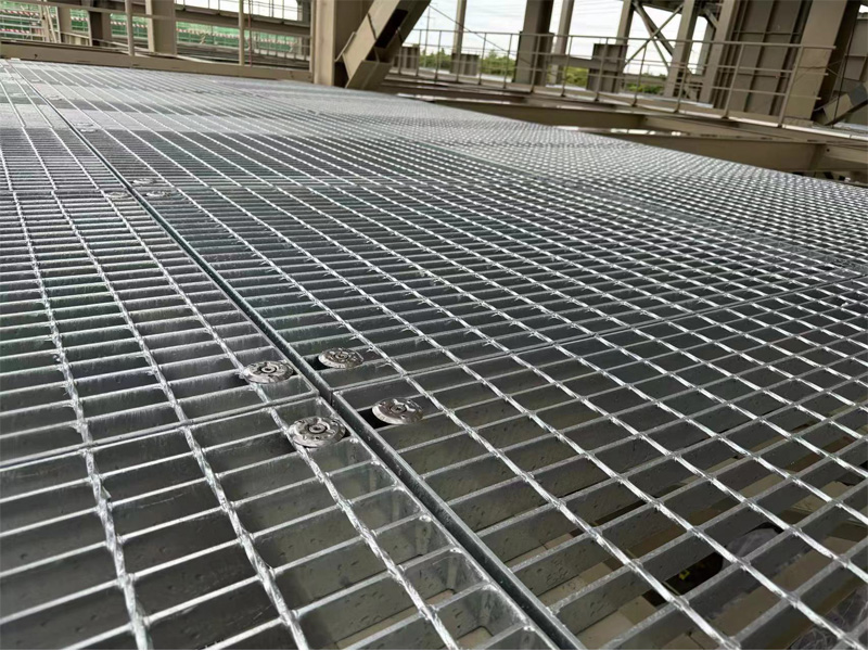 Comment choisir une grille en acier pour une plate-forme de bâtiment : les avantages et les inconvénients des différents matériaux Comment choisir une grille en acier pour une plate-forme de bâtiment : les avantages et les inconvénients des différents matériaux
