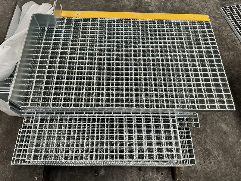 Comment choisir une grille en acier pour une plate-forme de bâtiment : les avantages et les inconvénients des différents matériaux Comment choisir une grille en acier pour une plate-forme de bâtiment : les avantages et les inconvénients des différents matériaux