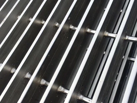 prix-grille-en-acier-debarquée