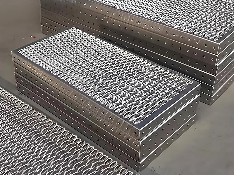 Grille à plancher en structure antidérapante