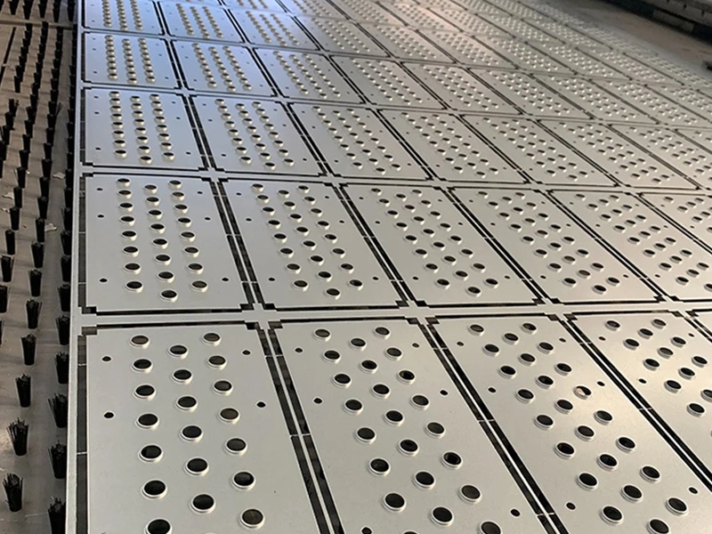 Grille à barreaudage antidérapante perforée en O