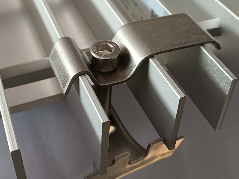 Attache de grille de type B