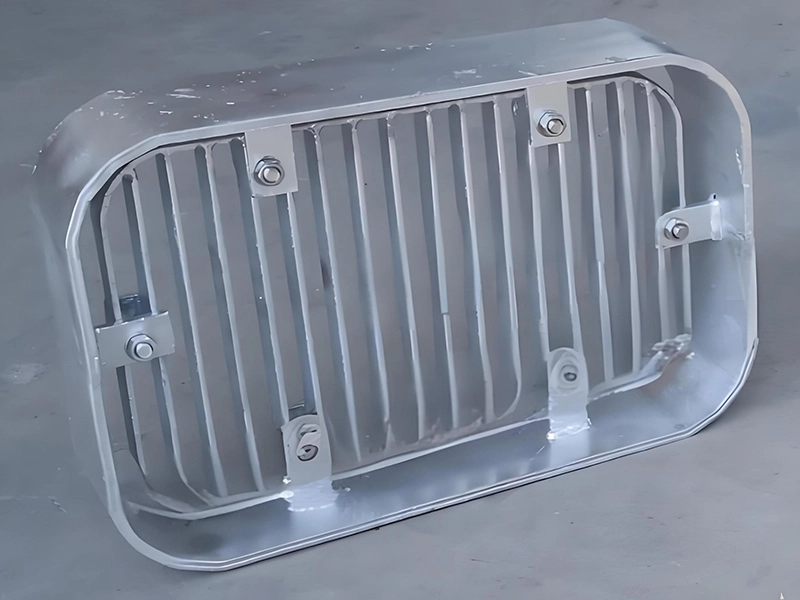 grille de prise d'eau de mer