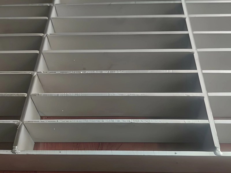 1.Plaque de grille en acier inoxydable à verrouillage par pression