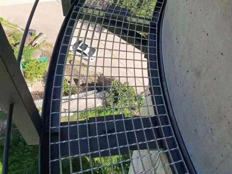 Spécifications des grilles en acier