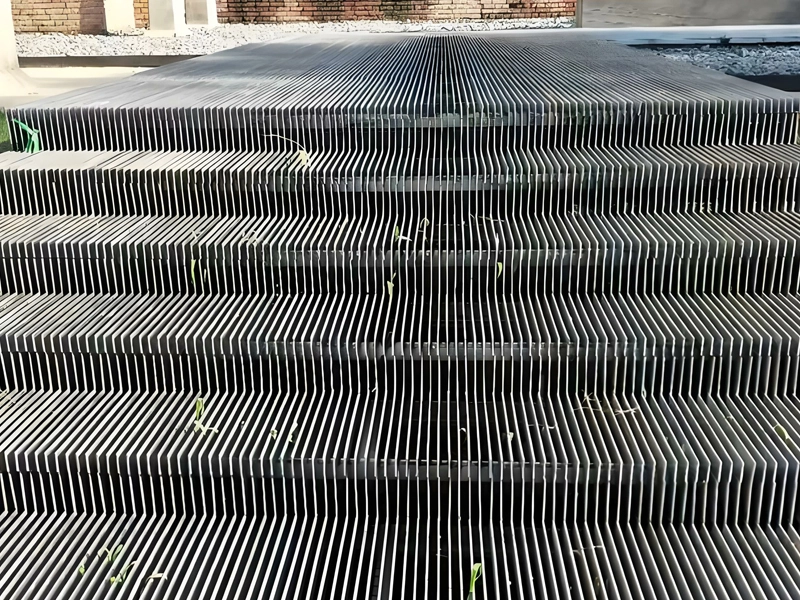 Plaque de Grille Verrouillée Applicable aux Sentiers de Parc et aux Escaliers